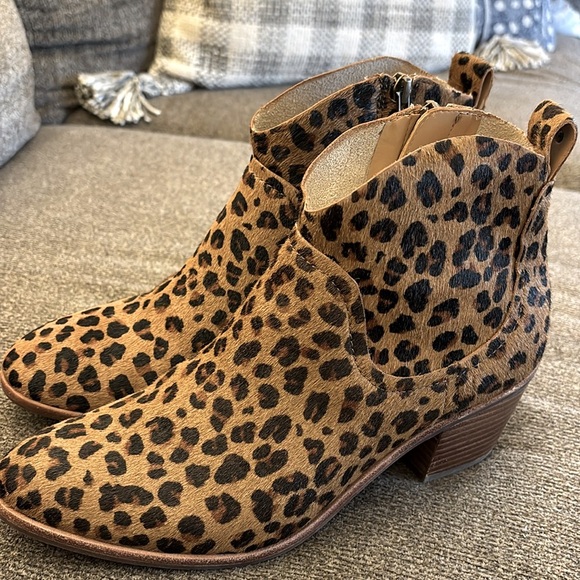 UGG Leopard Kingsburg Calf Hair Zip Up Ankle Boot Women's Sizes 8 - Picture 2 of 16